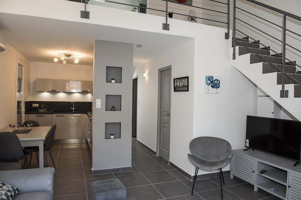 Gite Les Courlis Saint-Étienne-du-Grès Esterno foto